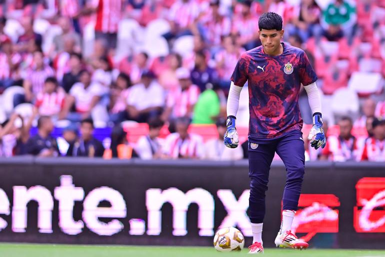 Óscar Whalley en calentamiento | MEXSPORT