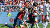 Johan Vásquez anota gol ante el Milan en derrota del Genoa; Santiago Giménez fue titular