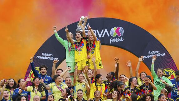 América en la celebración del título de la Liga MX Femenil | IMAGO 7