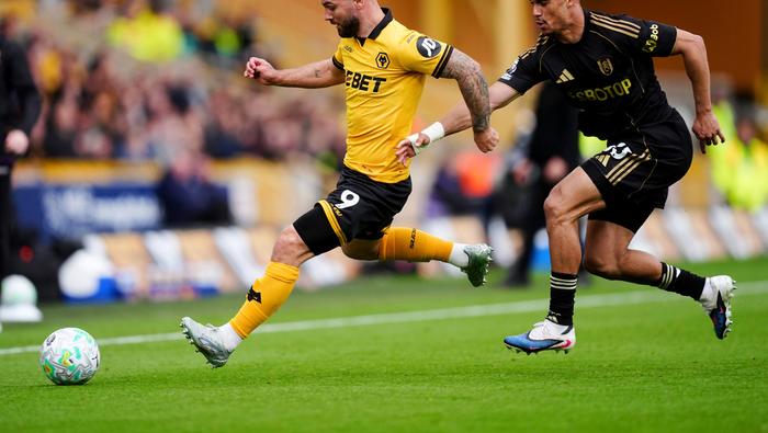 Antonee Robinson en el partido de Wolverhampton contra Fulham en la Premier League | AP