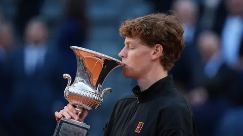 Sinner gana el Abierto de Italia y hace historia