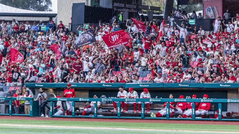 Afición de los Diablos en el Estadio Alfredo Harp Helú | x:@DiablosRojosMX