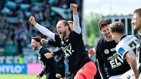 Jugadores de Elversberg  en celebración | AP