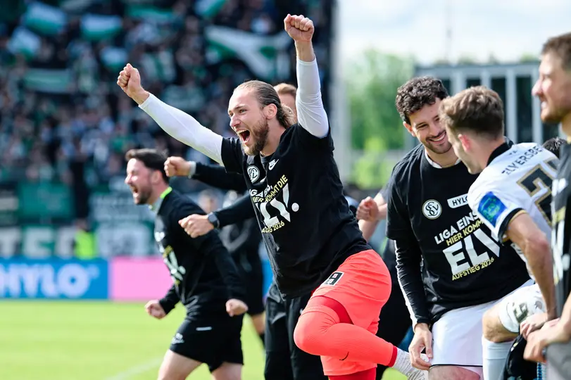 Jugadores de Elversberg  en celebración | AP
