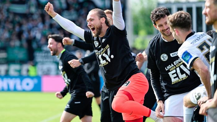 Jugadores de Elversberg  en celebración | AP