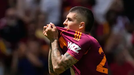 Roma se lleva el Derby della Capitale y acaricia la Champions League