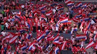 Afición de Chivas arma colorido recibimiento en el Estadio Jalisco previo a la Semifinal