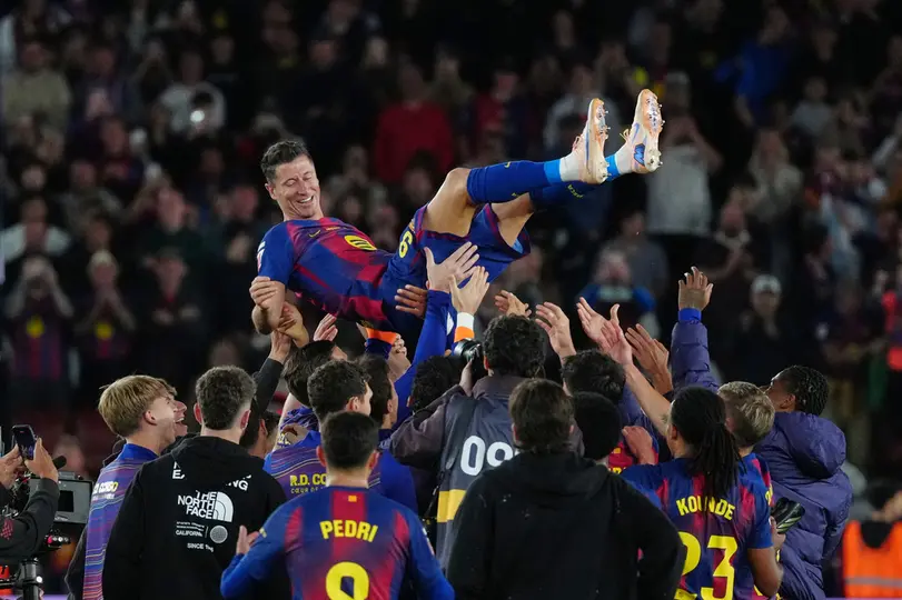 Barcelona celebra con Lewandowski su último juego en el Spotify Camp Nou | AP