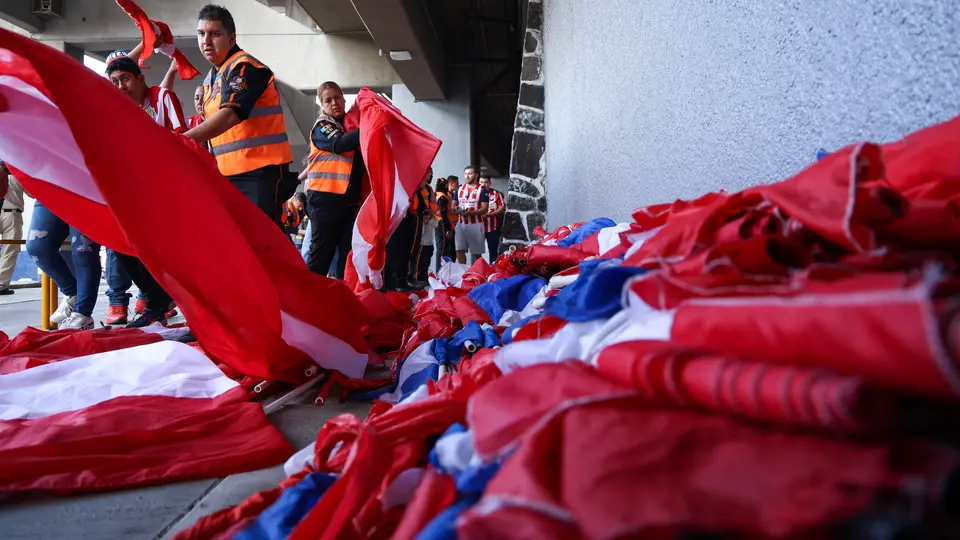 Operativo de seguridad previo al Chivas vs Cruz Azul | MEXSPORT