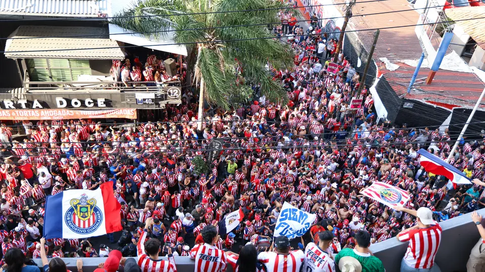 Afición de Chivas en el Estadio Jalisco | MEXSPORT