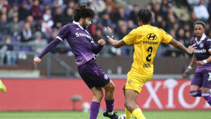 César Huerta en el partido de Anderlecht contra Mechelen en la Belgian Pro League | AFP