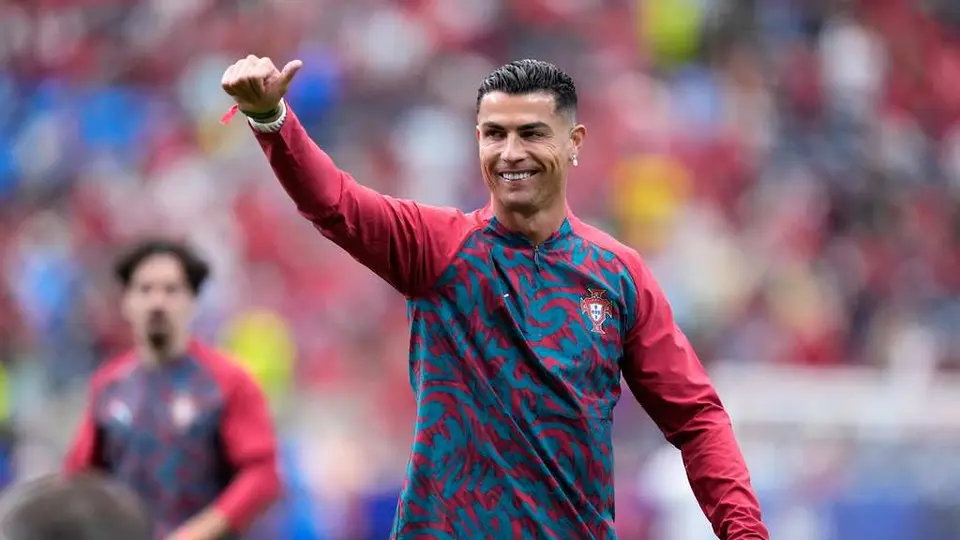 Cristiano Ronaldo en calentamiento con la Selección de Portugal | AP