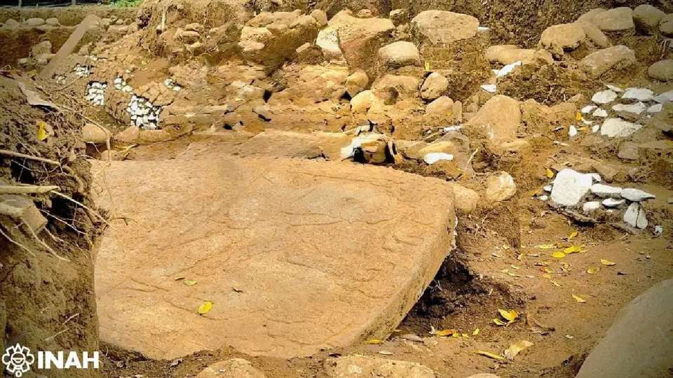 Se destaca el hallazgo de una escultura monolítica de 1.88 metros de altura / INAH