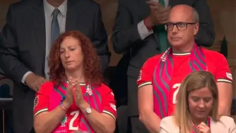 Padres de Diogo Jota viven emotivo homenaje en Houston antes del debut de Portugal