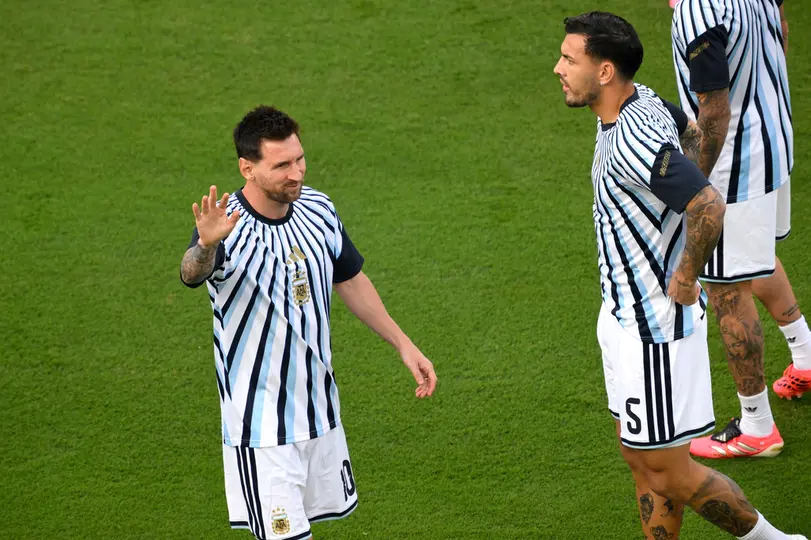 Lionel Messi saliendo a calentar al Estadio Kansas City | AP