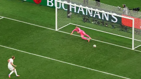 El penal de Harry Kane en el juego de Inglaterra contra Croacia en la Copa del Mundo 2026 | AP