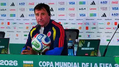 Néstor Lorenzo 'explota' contra las pausas de hidratación previo al Colombia vs Uzbekistán