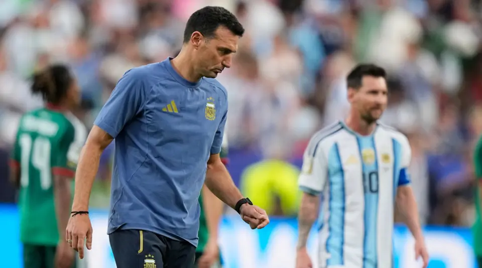 Lionel Scaloni se rinde ante Messi tras partido contra Argelia | AP