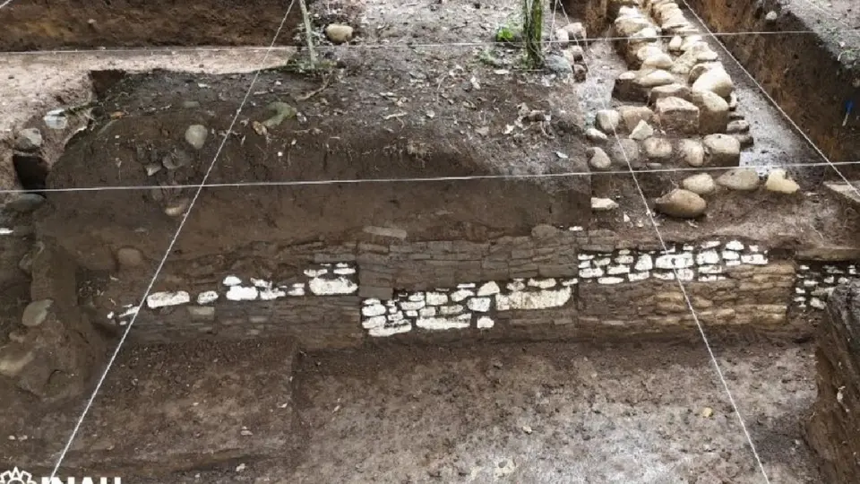 Se hallaron vestigios culturales de temporalidad prehispánica, entre ellos edificaciones de carácter cívico-ceremonial / INAH