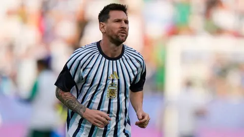 Messi en el calentamiento del Argentina vs Argelia | AP
