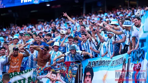 Afición Argentina previo al partido contra Argelia | MEXSPROT