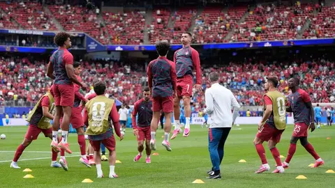 Cristiano Ronaldo en calentamiento con la Selección de Portugal | AP