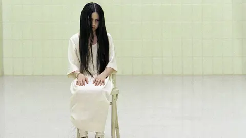 Daveigh Chase interpretando a Samara Morgan en "El Aro" / @letterboxd