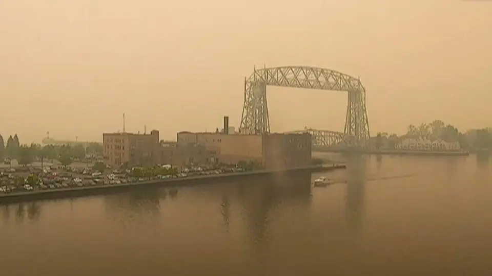 Más de 180 incendios forestales en Canadá provocaron que una extensa nube de humo cruzara la frontera hacia Estados Unidos./ X: @La_SER