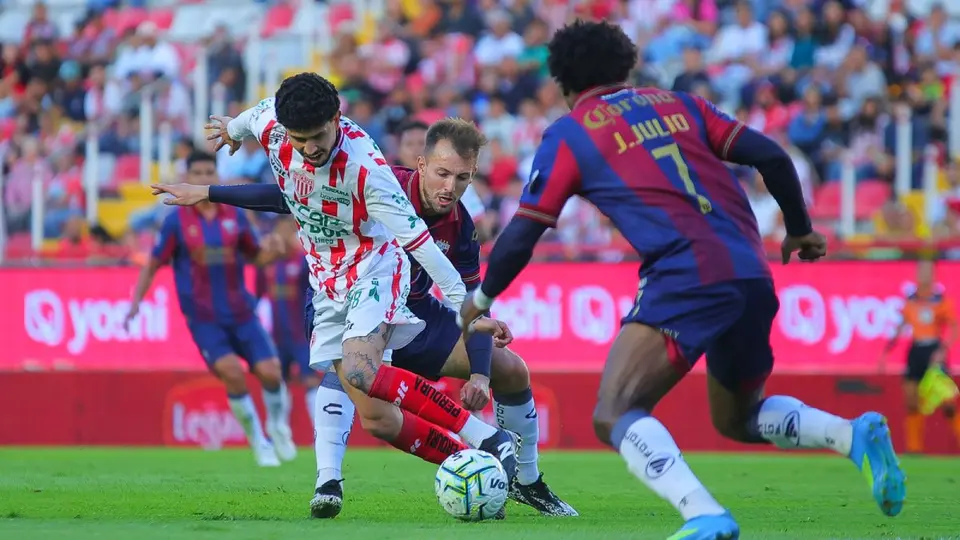 Eugenio Pizzuto en el partido de Atlante contra Necaxa | MEXSPORT