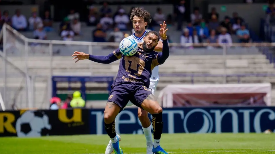 Juninho con Pumas en la Liga MX | IMAGO 7