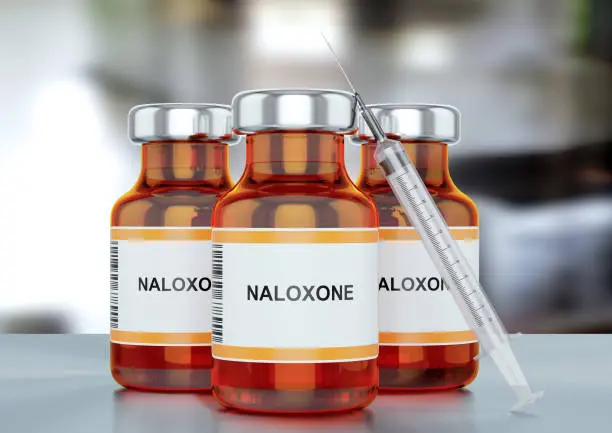 La naloxona puede ayudar a restablecer la respiración de una persona durante una emergencia relacionada con una sobredosis de opioides./ Pixabay