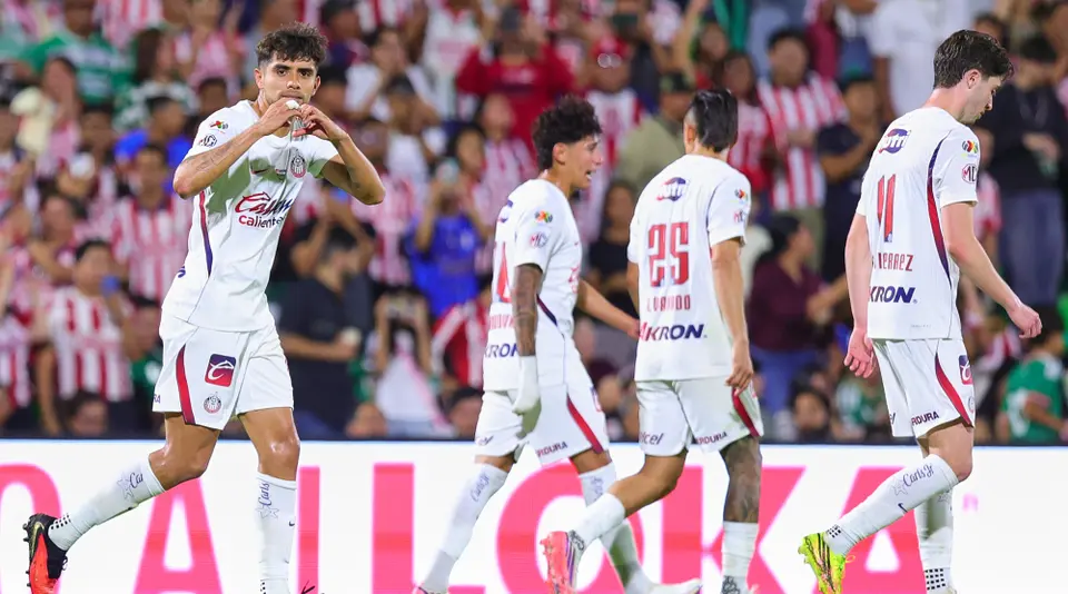Chivas vence 1-0 a Santos y suma su segunda victoria del torneo | MEXSPORT