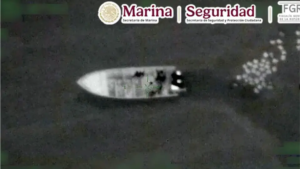 Un vuelo de vigilancia permitió detectar los bultos que permanecían a la deriva en el mar / X: @GabSeguridadMX