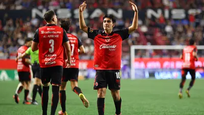 ¡De la mano del 10! Gilberto Mora comanda gran victoria de Xolos sobre Cruz Azul