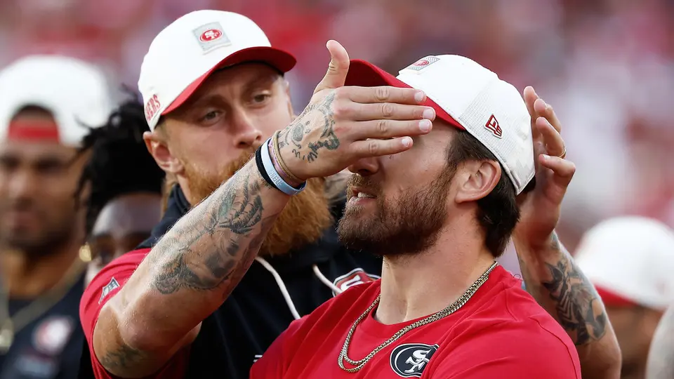 George Kittle, ala cerrada de 49ers | AP
