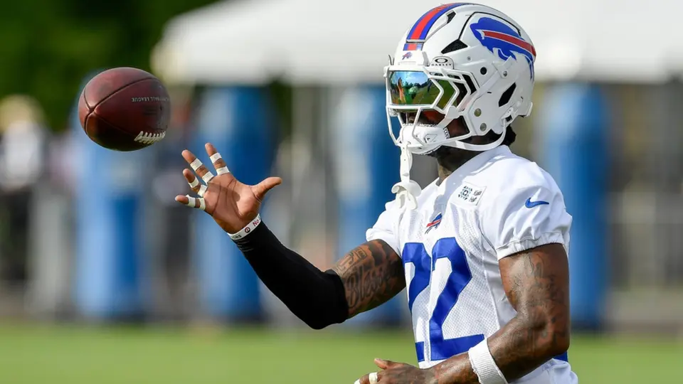 C.J. Gardner-Johnson en práctica con Buffalo | AP