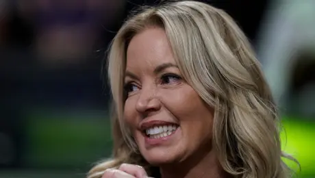 Jeanie Buss queda fuera de los Lakers tras la venta de la participación de la familia Buss