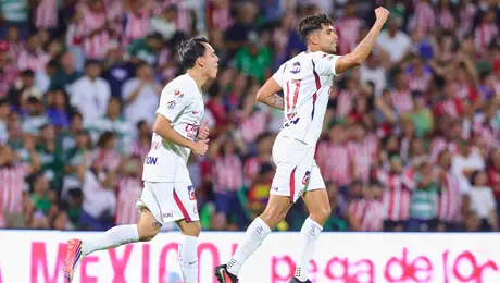 ¿No era penalti para Chivas? Ricardo Marín marca desde los once pasos tras revisión del VAR