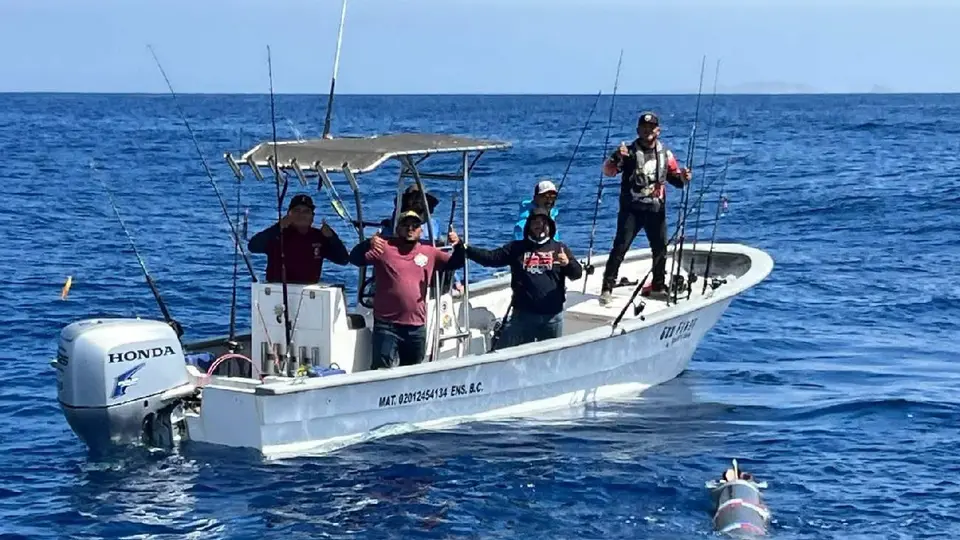 VIDEO: pescadores hallan un torpedo frente a Ensenada y alertan a la Marina