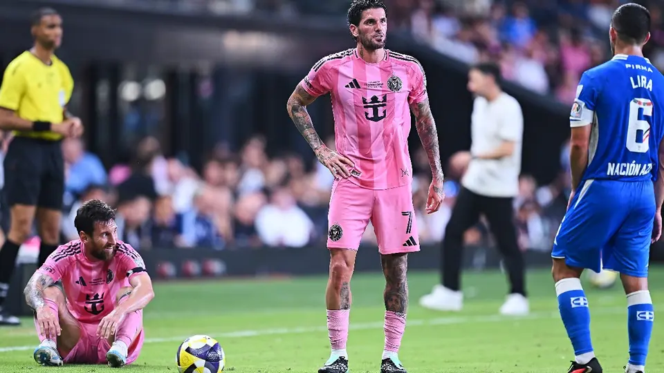 Messi, Rodrigo de Paul y Erik Lira en el partido de Campeones Cup 2026 | MEXSPORT