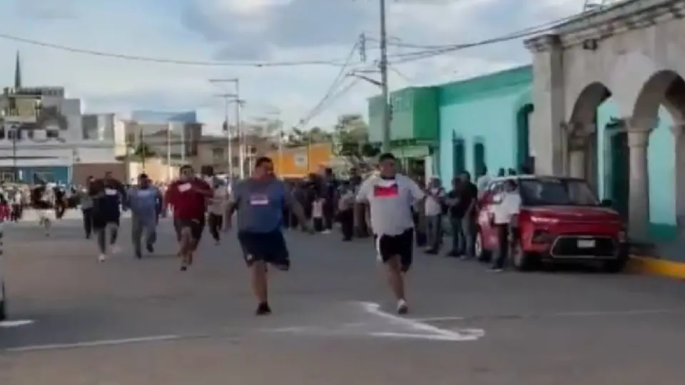 VIDEO: Así fue la primera carrera de panzones en México