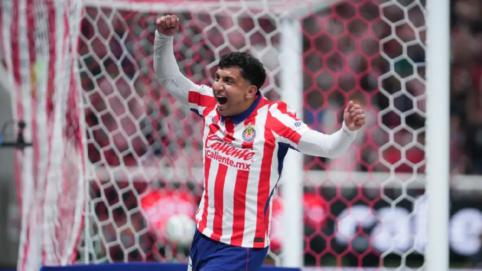 Bryan 'Cotorro' González, jugador de Chivas, en festejo de gol ante Pumas, en el Apertura 2026 | IMAGO7