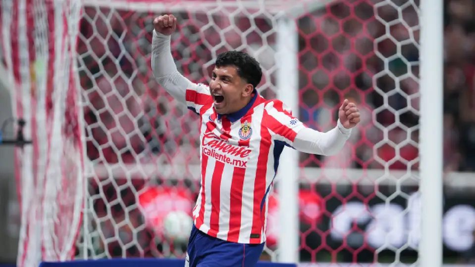 Bryan 'Cotorro' González, jugador de Chivas, en festejo de gol ante Pumas, en el Apertura 2026 | IMAGO7