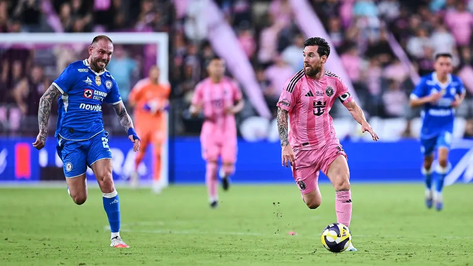Rotondi persiguiendo a Messi en la Campeones Cup 2026 | MEXSPORT