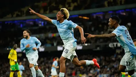 Manchester City golea al Norwich y avanza en la EFL Cup