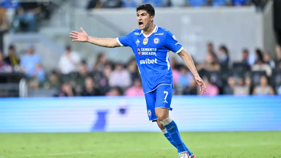 Nicolás Ibáñez, jugador de Cruz Azul, reclamando en la Campeones Cup | IMAGO7