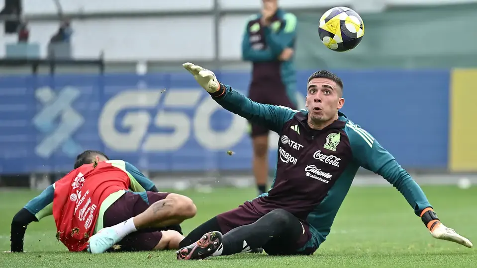 Álex Padilla, portero del Athletic Bilbao, con la Selección Mexicana | IMAGO7