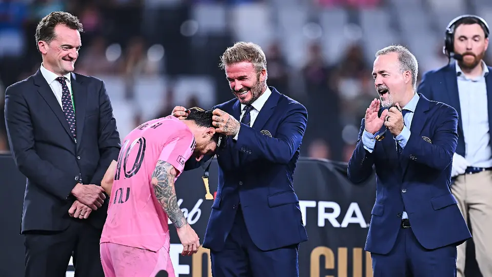 David Beckham y Lionel Messi, en la premiación al Inter Miami, en la Campeones Cup 2026 | MEXSPORT