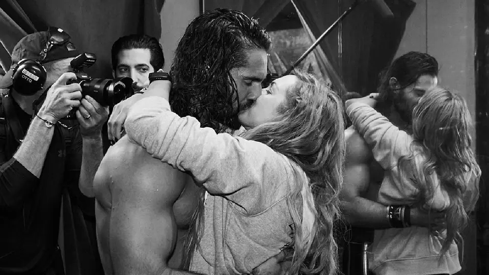 Seth Rollins y Becky Lynch confirmando su relación | X @BRWrestling