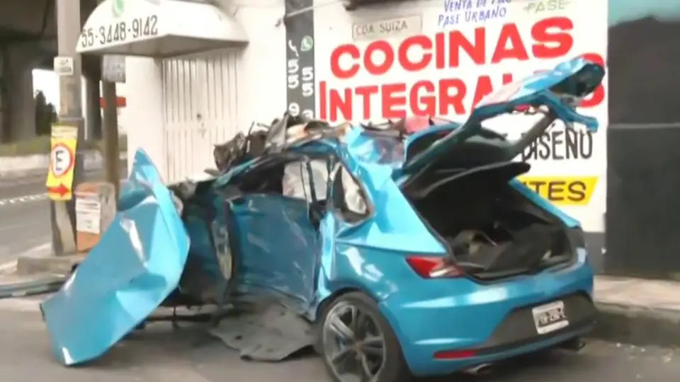 Un aparatoso accidente en Periférico Sur dejó dos personas muertas durante la madrugada de este jueves / Especial
